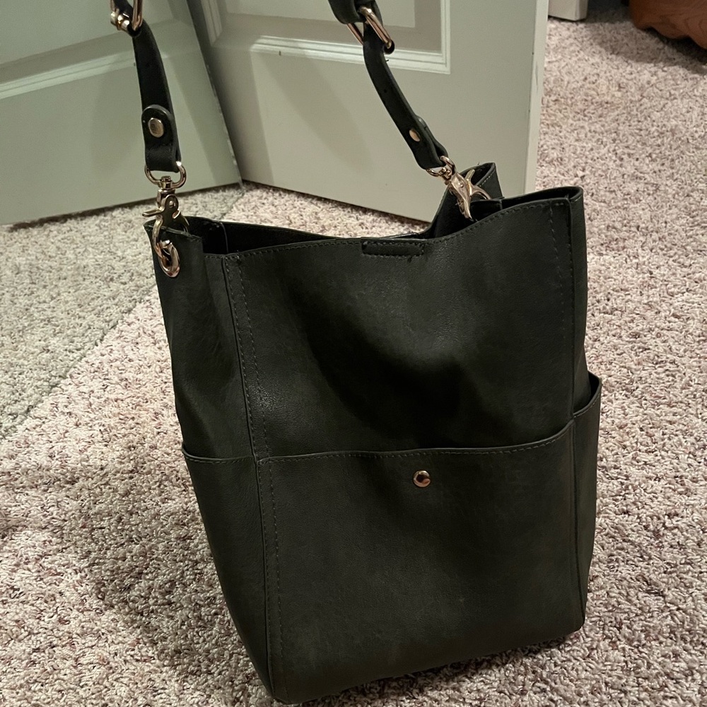 Large over the shoulder bag/purse. Dark green.
